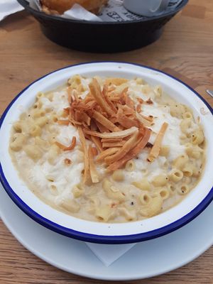 Vegan mac n cheese at Behind The Wall in Falkirk