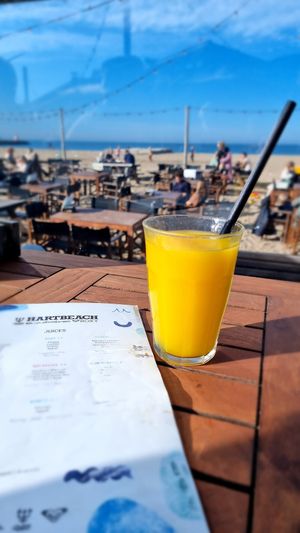Fresh juice at Hart Beach Quiksilver Surfschool in The Hague