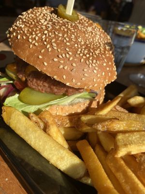 Veganer Burger  at Hart Beach Quiksilver Surfschool in The Hague