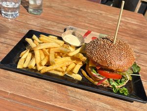 Vegan Burger  at Hart Beach Quiksilver Surfschool in The Hague
