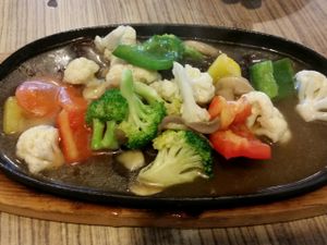 vegetables hot plate at R&J Cosy Corner 自在齋 - Boon Keng in Central Singapore