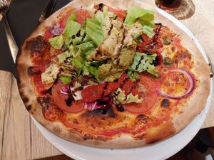 Vegan pizza at La Piazza Papa - Comedie in Montpellier