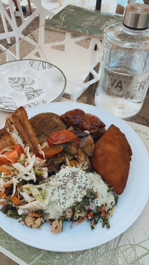 MEZE platter for 1 at Pulse in Crete