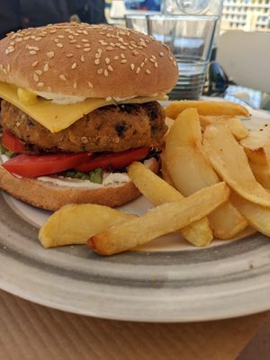 Cheeseburger at Pulse in Crete