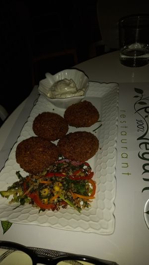 Falafel amazeballs at Pulse in Crete