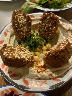 Falafel with hummus  at HUmmUS in The Hague