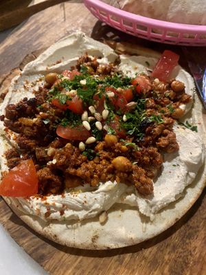 Flatbread pizza  at HUmmUS in The Hague