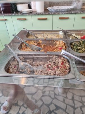 Cooked meals at Paradise Food in Budva