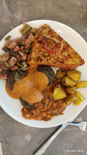  at Paradise Food in Budva