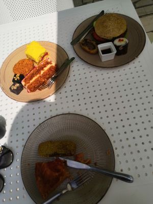 Lasagna, tofu in nori, burger, carrot cake, sweets, burger, sushi, potato with mushrooms at Paradise Food in Budva