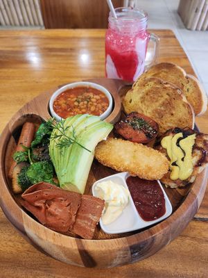 The big breakfast & Strawberry mylkshake at Doko Demo V in West Burleigh