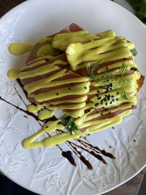 bacon benny  at Doko Demo V in West Burleigh