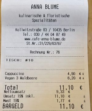 6,20 für ein sehr trockenes Stück Kuchen. Nicht zu empfehlen.   at Cafe Anna Blume in Berlin