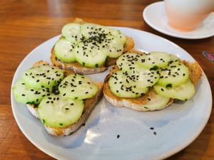 Tosta tahini & pepino at La Tienda de Los Unicornios in Granada