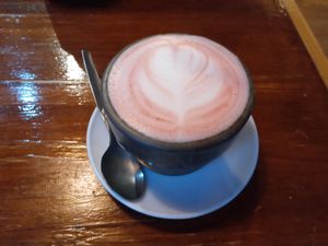 El red velvet latte es delicioso. at La Tienda de Los Unicornios in Granada