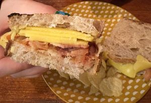 Bacon, queso y tomate   at La Tienda de Los Unicornios in Granada