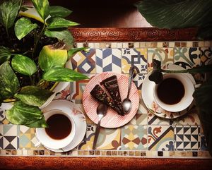 Sharing is caring at La Tienda de Los Unicornios in Granada