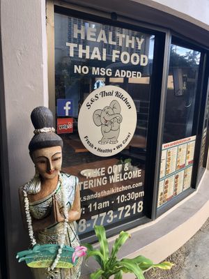 Front entrance  at S&S Thai Kitchen in Kapolei