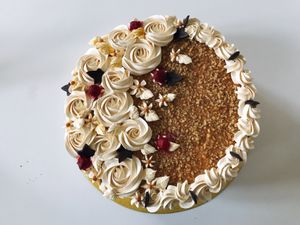 Torta lucuma frambuesa at Veg & Bake in Santiago