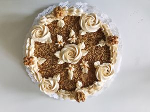 Torta lucuma mnajar nuez at Veg & Bake in Santiago