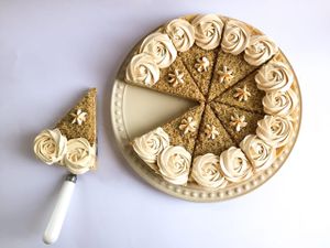 Tartaleta lucuma manjar nuez at Veg & Bake in Santiago