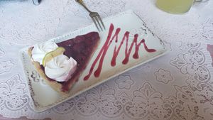 raspberry and lemon pie at Veg & Bake in Santiago