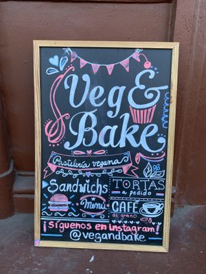 Entrada do prédio  at Veg & Bake in Santiago