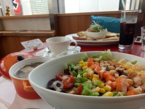 Vegan lunch set at Sai Maa Cafe in Tokyo