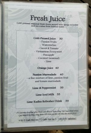 Freŝa suko en la menuo at U Cafe in Hoi An