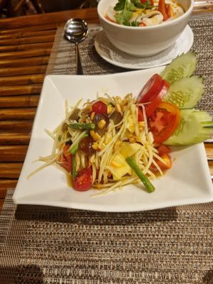 Som tam salad without fish sauce at Mojo Thai Restaurant in Khao Lak