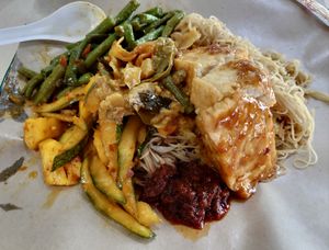 Fried beehoon with mixed vegetables at Tien Teck Vegetarian in Central Singapore