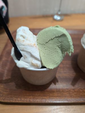 Cheesecake and green tea and rice flavour at Riccio d'Oro in Kobe