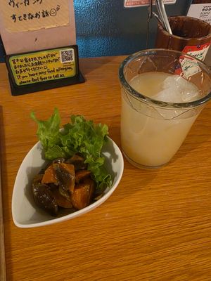 Seasonal mixed veggie appetizer and apple juice at Marugoto Vegan Dining Asakusa in Tokyo