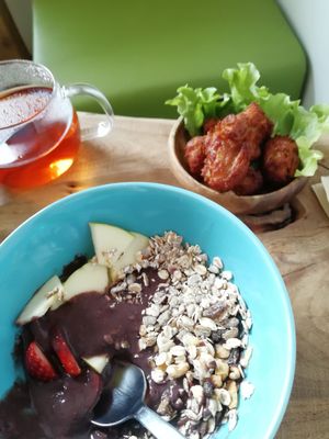 Acai bowl in the eating at Marugoto Vegan Dining Asakusa in Tokyo