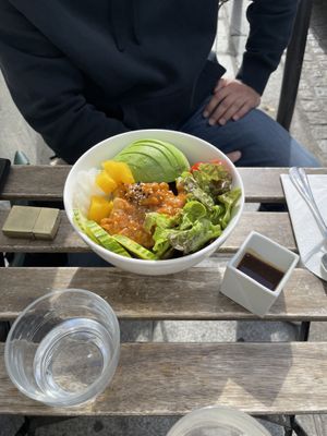 Poke bowl   at Kapunka Vegan in Paris