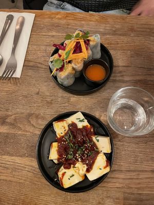 Spring rolls e Tofu thai. Buonissimi entrambi   at Kapunka Vegan in Paris