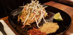 Peanut butter noodles at Kapunka Vegan in Paris