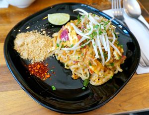 Pad Thai at Kapunka Vegan in Paris