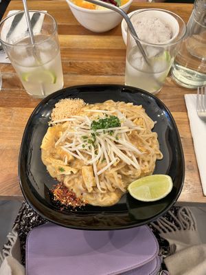 The peanut pad thai   at Kapunka Vegan in Paris