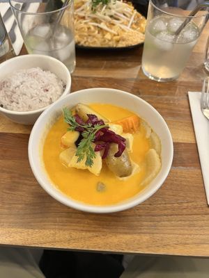 The Curry (something with “m” at the beginning)  at Kapunka Vegan in Paris