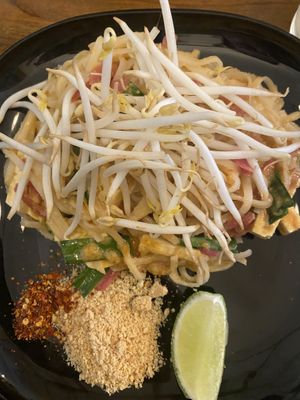 Pad thai  at Kapunka Vegan in Paris