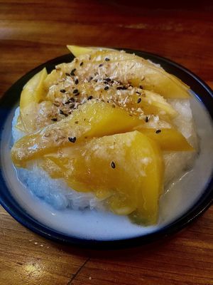 Sticky rice with mango   at Kapunka Vegan in Paris