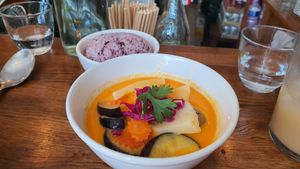 Curry masamen at Kapunka Vegan in Paris