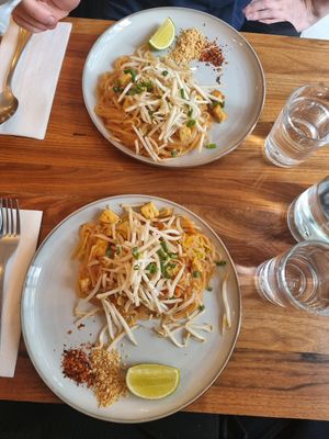 Brilliant food! We came back again before we left, the pad thai and thai green curry were amazing at Kapunka Vegan in Paris