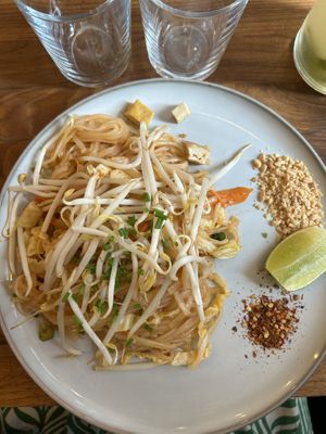 Pad Thai  at Kapunka Vegan in Paris