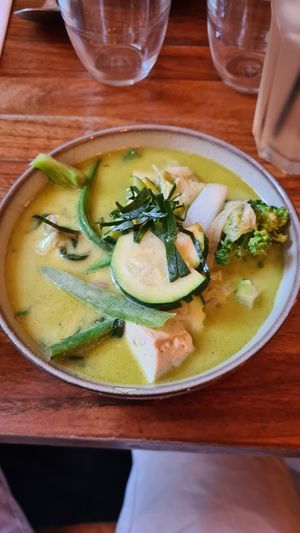 Green curry at Kapunka Vegan in Paris