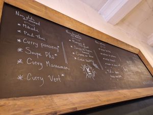 The menu at Kapunka Vegan in Paris