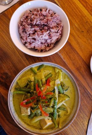 Green curry at Kapunka Vegan in Paris