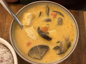 Curry rouge  at Kapunka Vegan in Paris