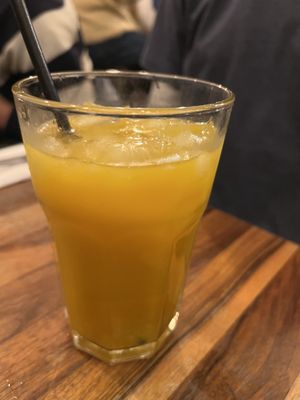 Thé Thai glace coco à la mangue  at Kapunka Vegan in Paris